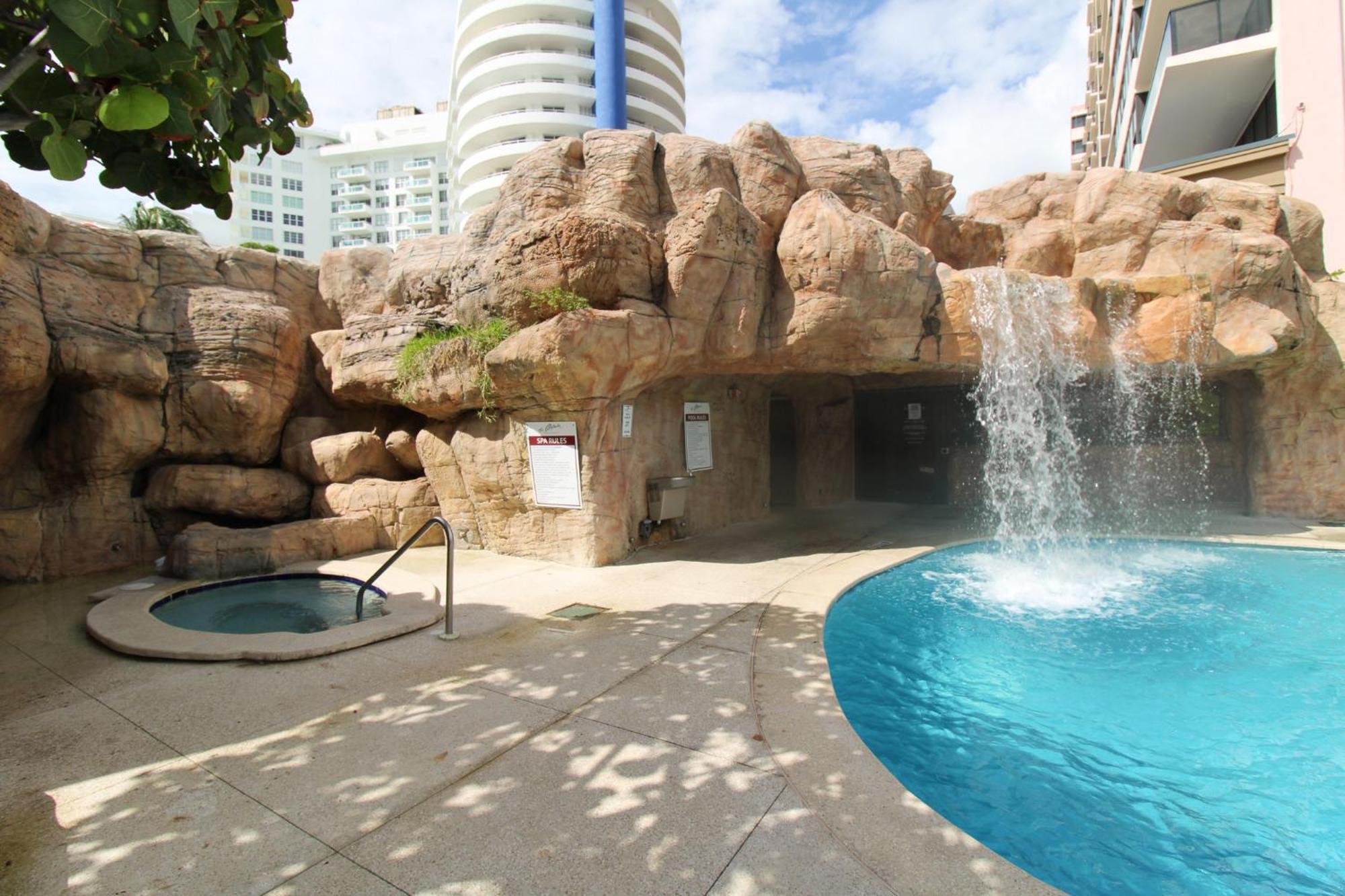 Castle 835 Oceanview Studio On Beach With Pool, Gym, Bars, And Free Parking Μαϊάμι Μπιτς Εξωτερικό φωτογραφία